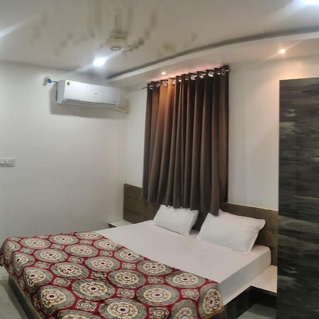 Hotel Rb Palace Indore Eksteriør bilde