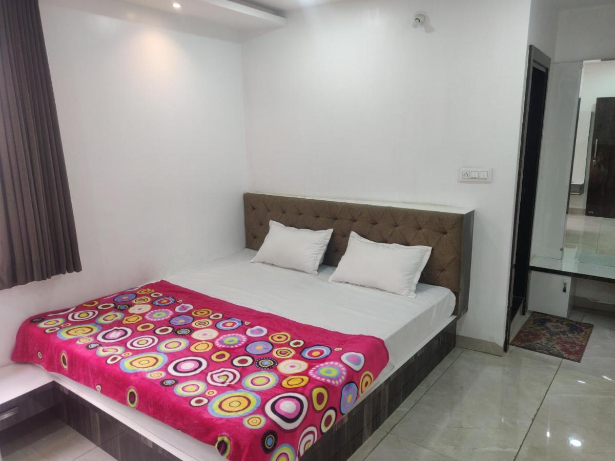 Hotel Rb Palace Indore Eksteriør bilde