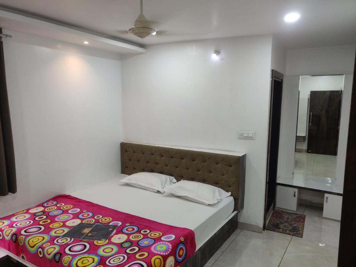 Hotel Rb Palace Indore Eksteriør bilde